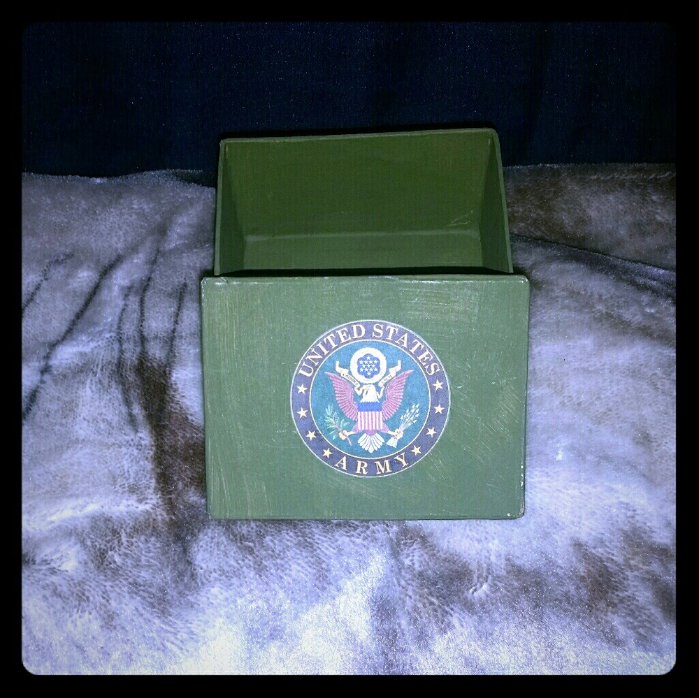 SOLD ❤🤍💙 US ARMY