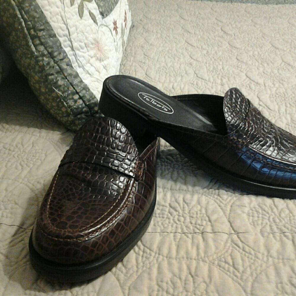 TALBOTS NEW LADIES BLACK /BROWN SLING LOAFERS, 7AA - Picture 1 of 8