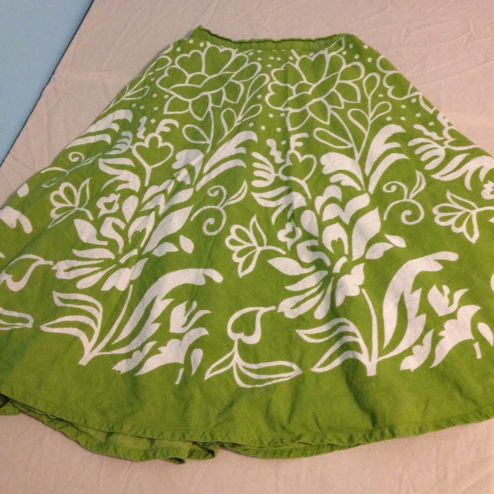 Size small green and white skirt by Studio West