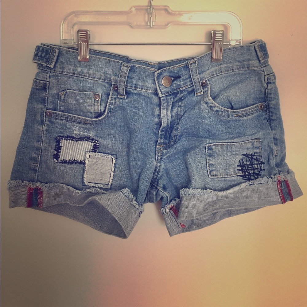 Patched jean shorts- Forever XXI