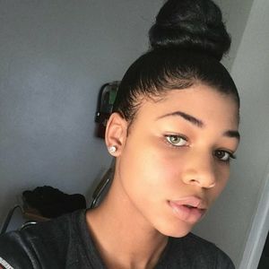 Meet your Posher, Crystal