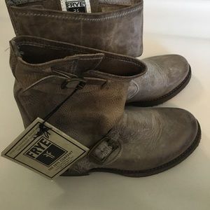Grey Frye Veronica Short Antique Ankle Boots - W6