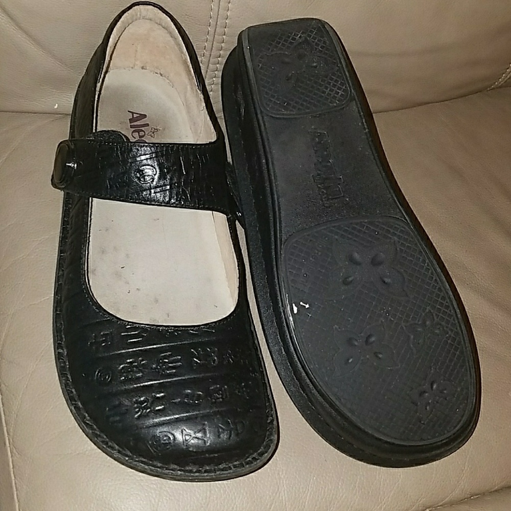 Algeria shoes