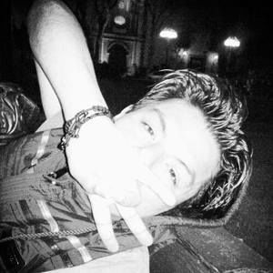 Meet your Posher, Julio adrian