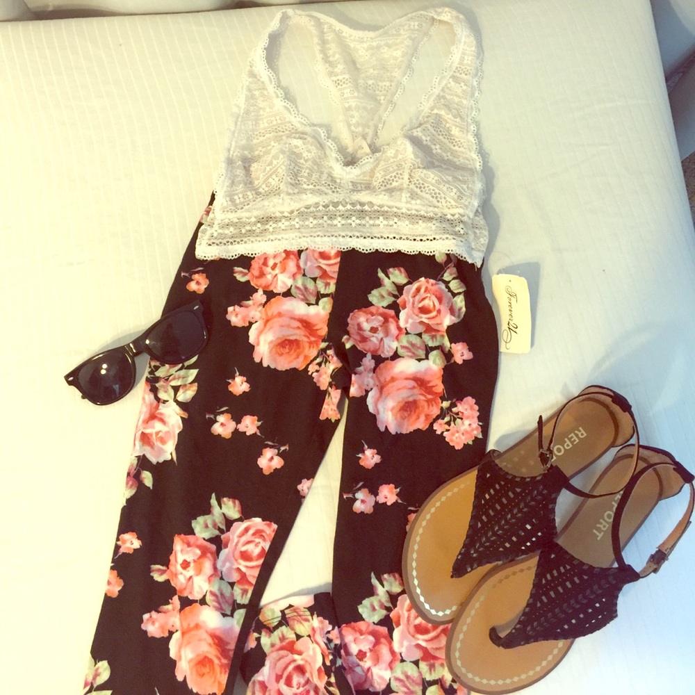 Forever 21 Leggings Black Floral Design XS