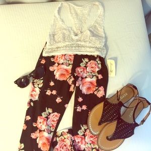 Forever 21 Leggings Black Floral Design XS