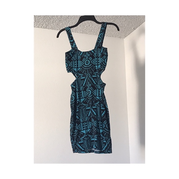 Blue dress with black tribal print🌵 - Picture 4 of 5