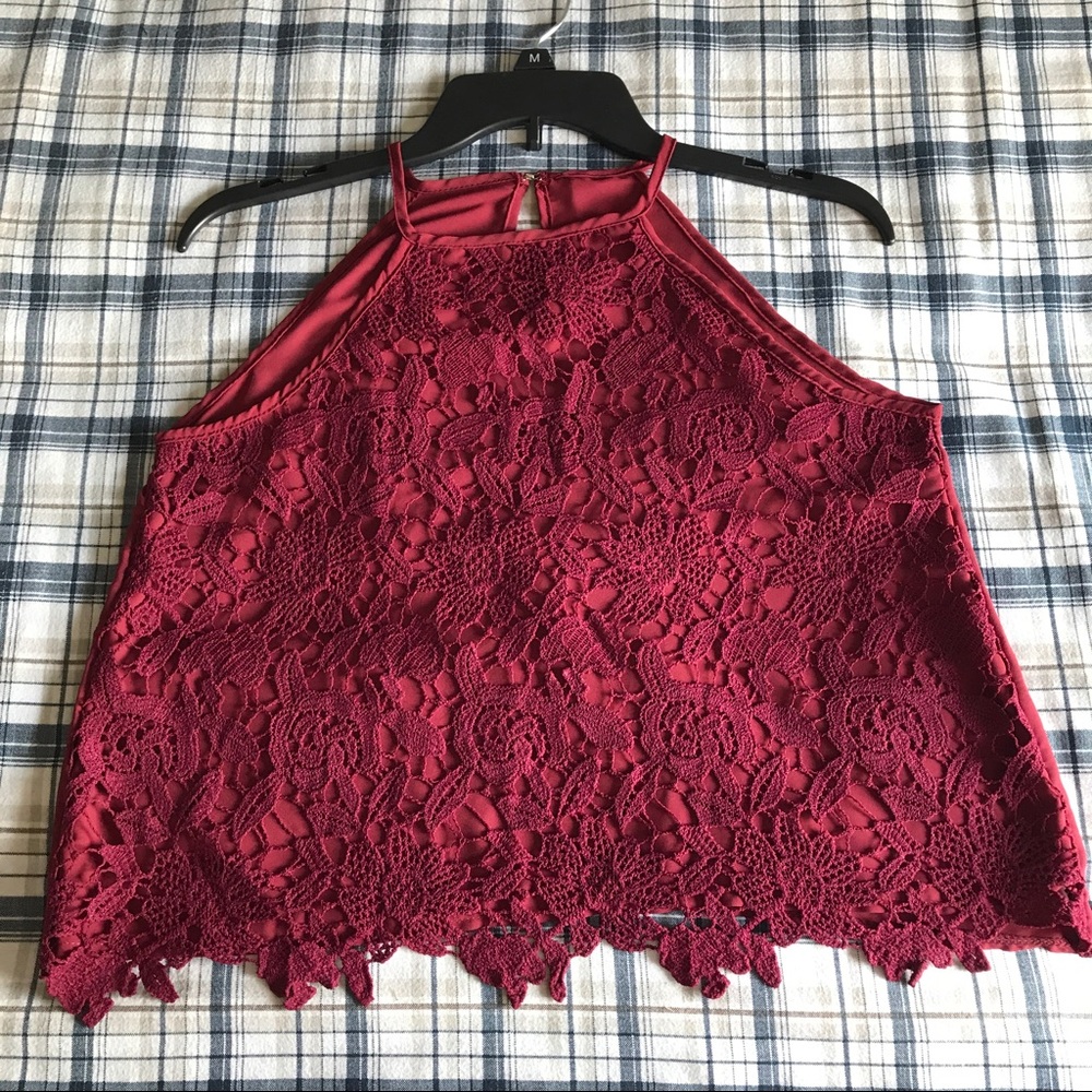 🌸RED HALTER TOP🌸