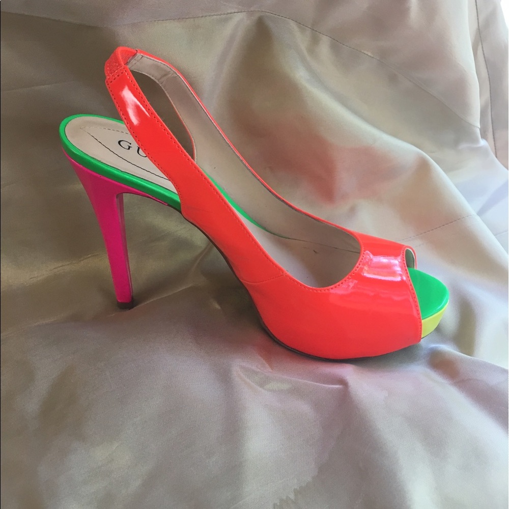 4" Guess neon pumps