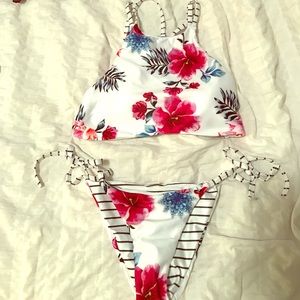 Only worn to try on! Brand new reversible suit! 🔥