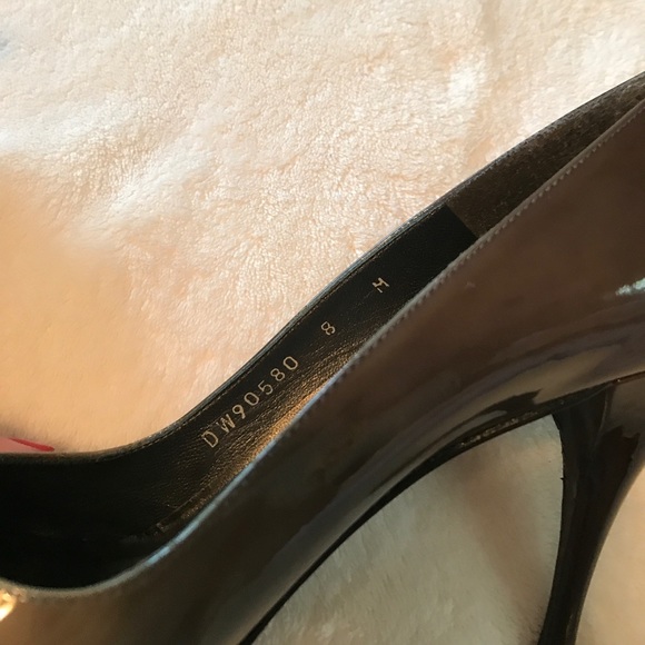 Authentic Stuart Weitzman grey hombre patent heels - Picture 6 of 7