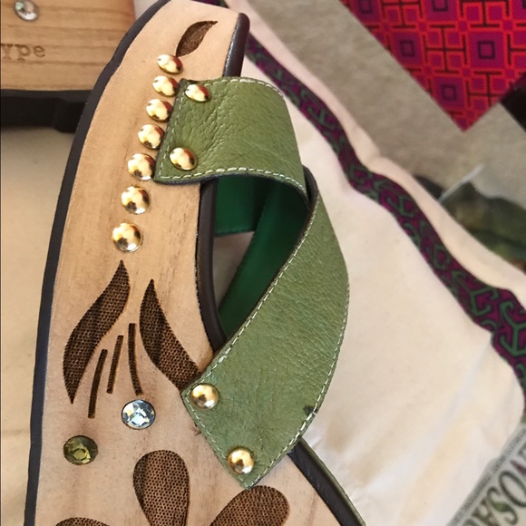 4 inch Hype Wooden heeled wedge shoes - Picture 4 of 6