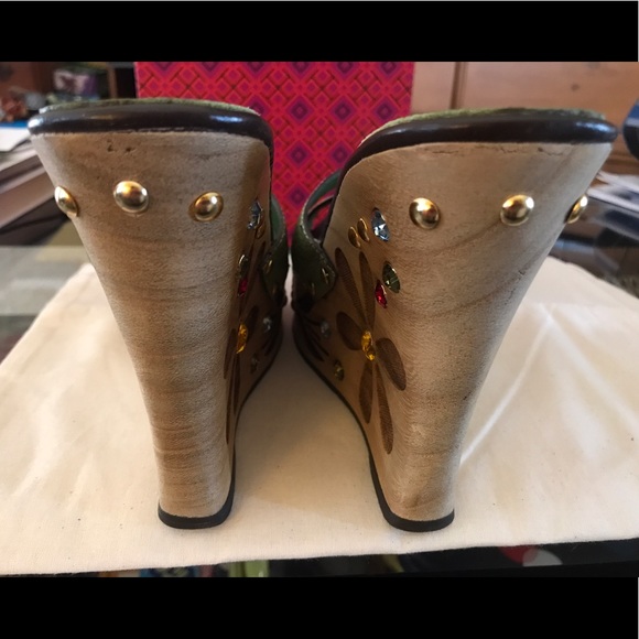 4 inch Hype Wooden heeled wedge shoes - Picture 6 of 6