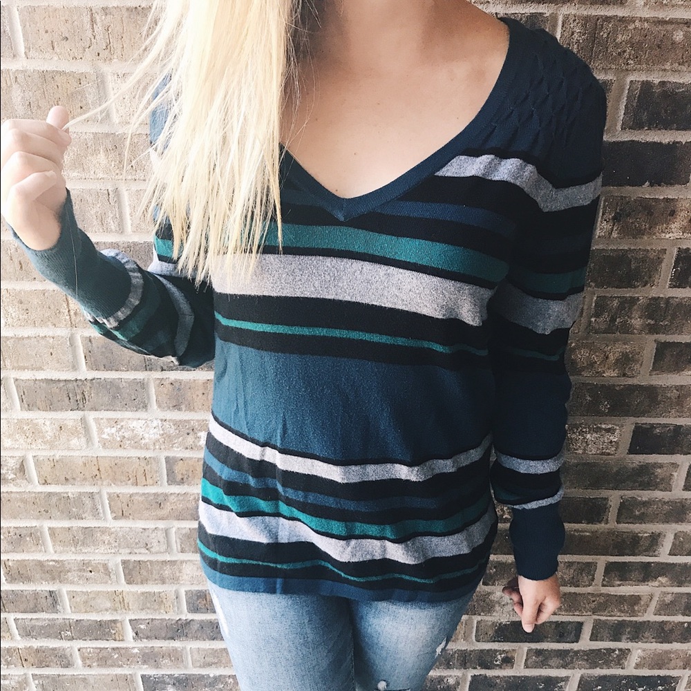 STRIPED SWEATER