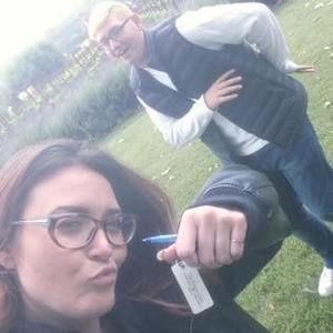 Meet your Posher, Maxwell