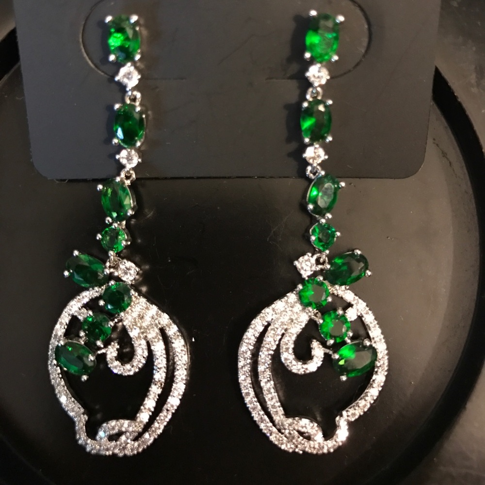 Earring - Picture 2 of 3