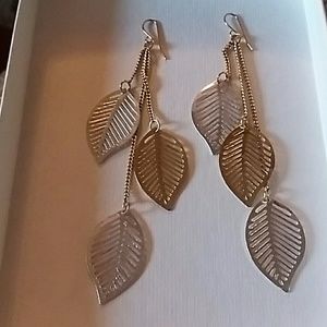Goldtone/silvertone earrings