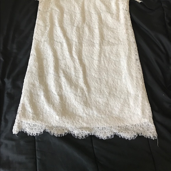 White dress - Picture 2 of 7