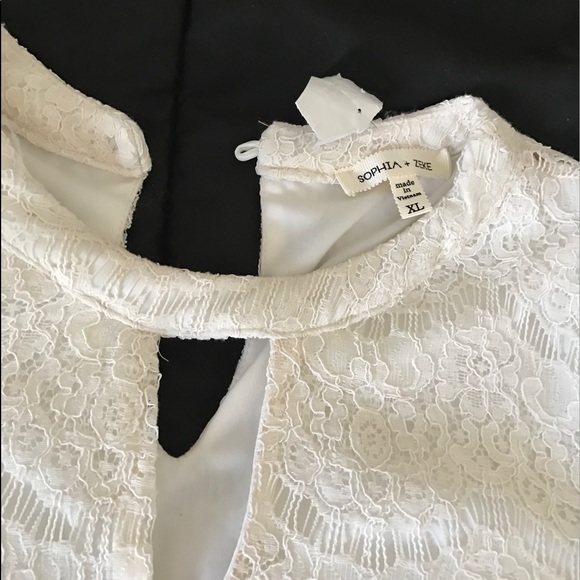 White dress - Picture 3 of 7