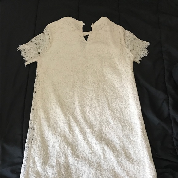 White dress - Picture 4 of 7