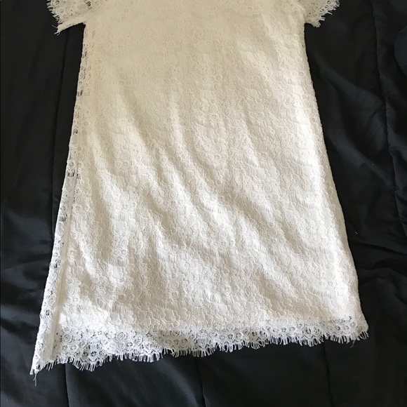 White dress - Picture 5 of 7