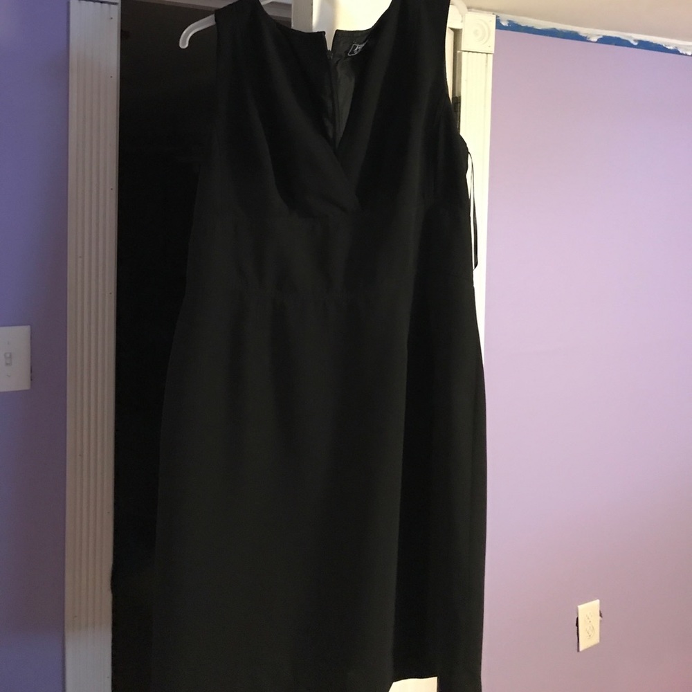 V neck black dress