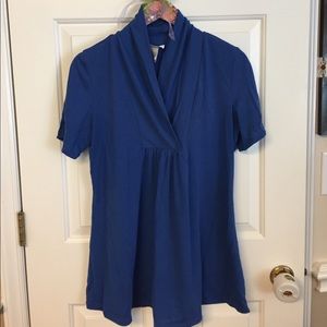Comfy blue maternity top!