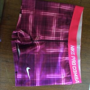 Nike pro spandex size medium