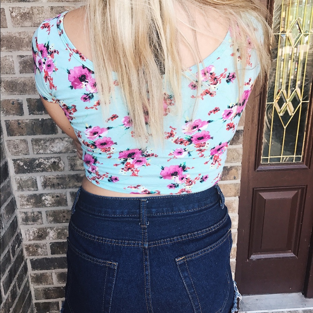 FLORAL CROP TOP - Picture 2 of 2