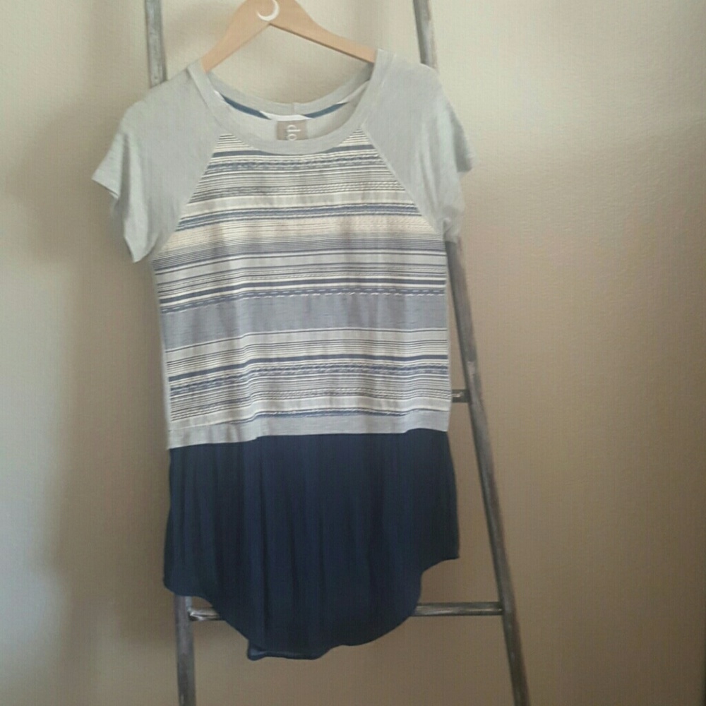 Anthropologie knitted t-shirt  with sheer bottom S