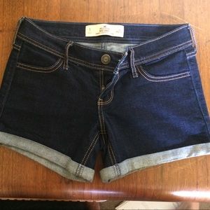 Hollister shorts inseam 4" size 1