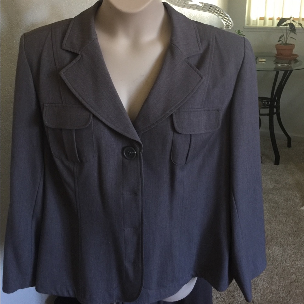 Pant suit
