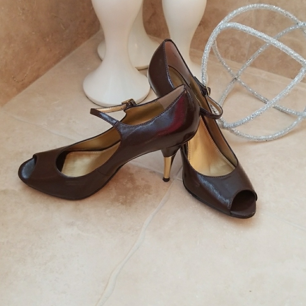 TAHARI Brown Heel size 8M - Picture 2 of 4