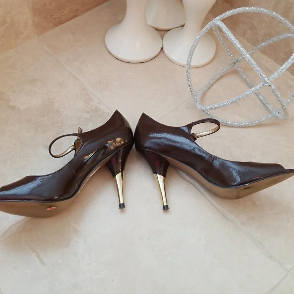 TAHARI Brown Heel size 8M - Picture 4 of 4