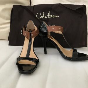 Cole Haan London Air.T-Strap Black Patent