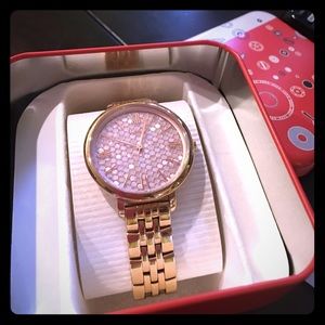 SALE! Today!! ✅ New Fossil Rose 🌹 gold watch ⌚️