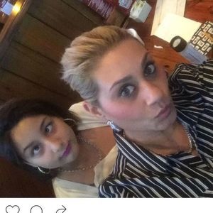 Meet your Posher, Bobbie