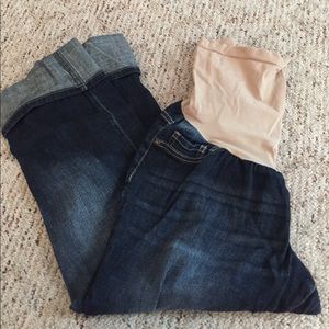 Cute maternity jean capris!