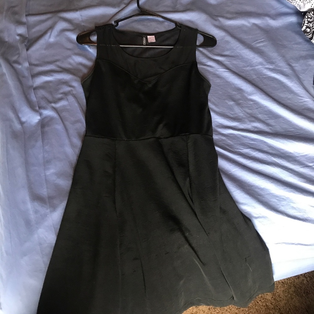 Cute black dress (short)