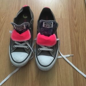 Gray & bright Pink Converse