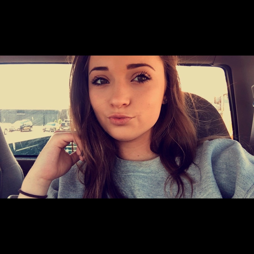 Meet your Posher, Christina