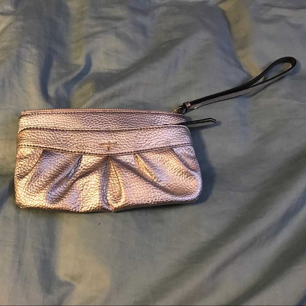 🔴Juicy Couture wristlet