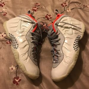 Glow bottom Nike Foamposites