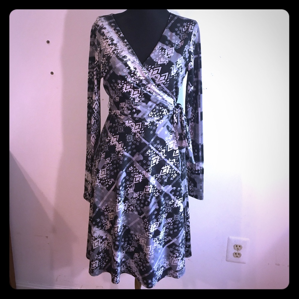 Allison Brittney long-sleeved black and grey dress
