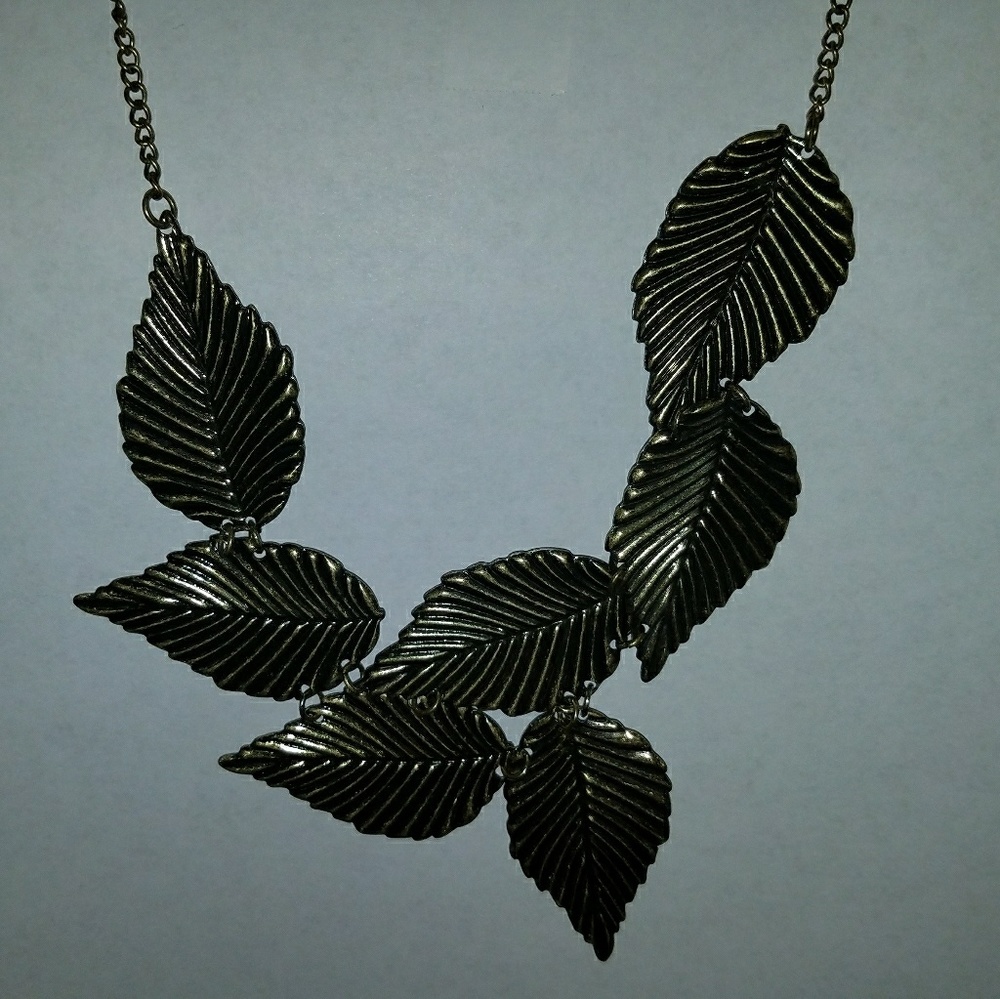 Modcloth leaf statement necklace