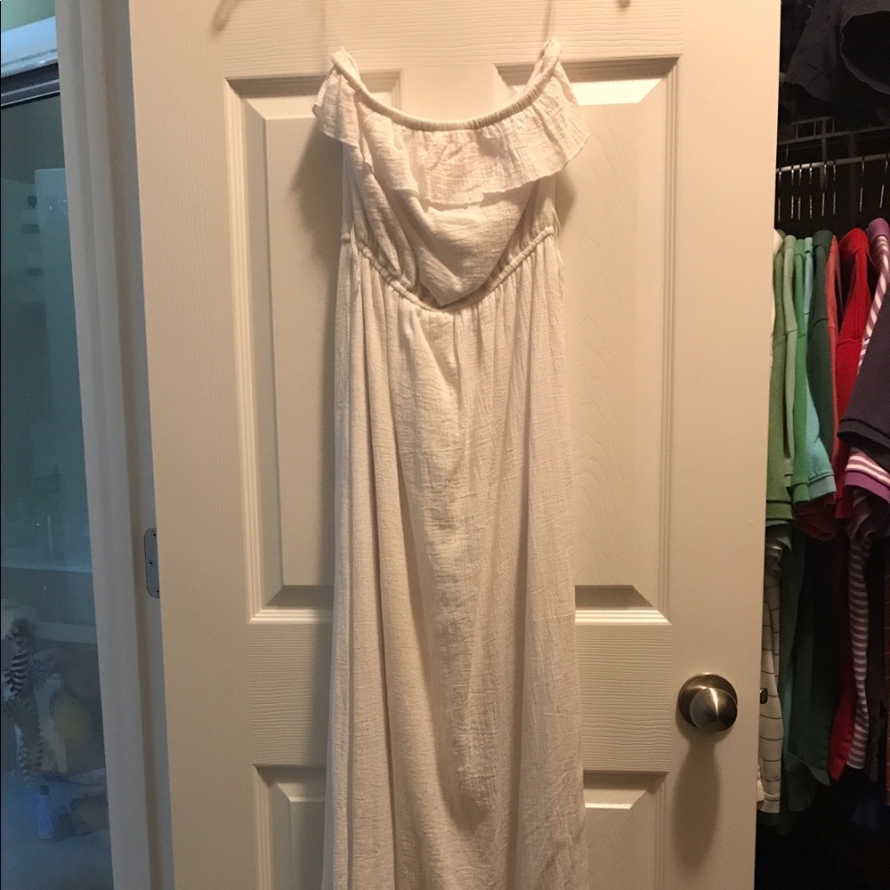 White maxi dress