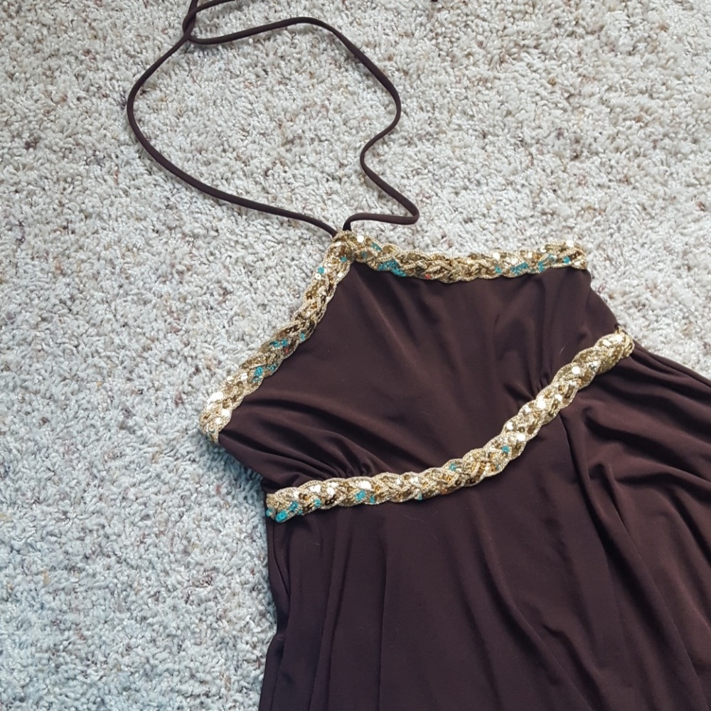 Brown and gold top 👗