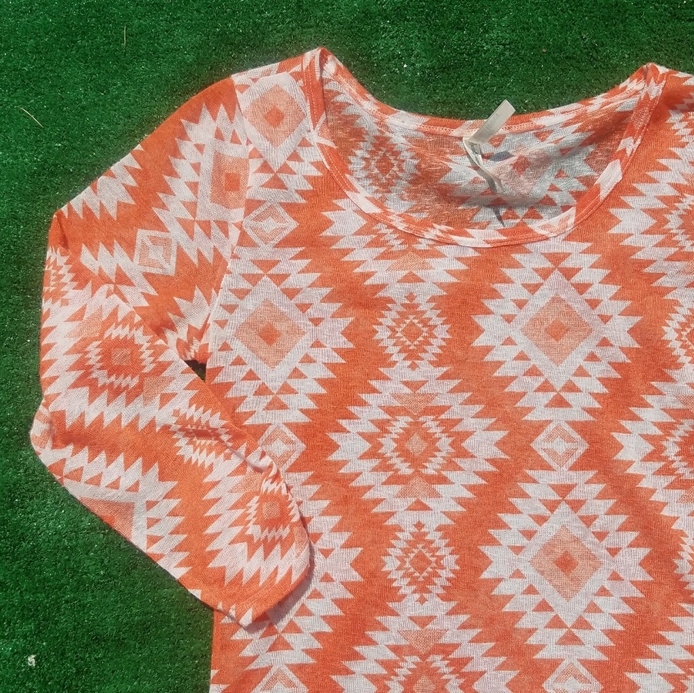 Sheer aztec top - Picture 2 of 3