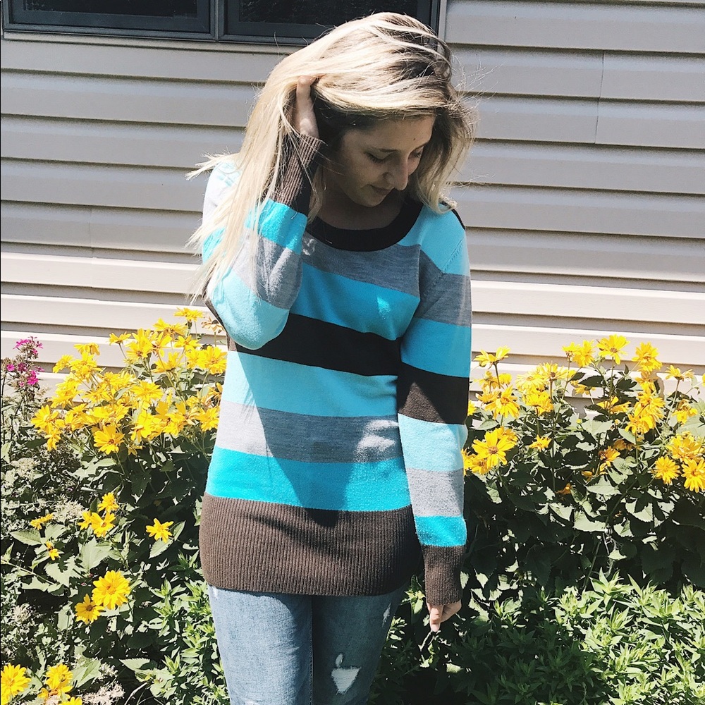 STRIPED SWEATER