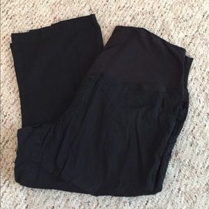 Cute black maternity capris!